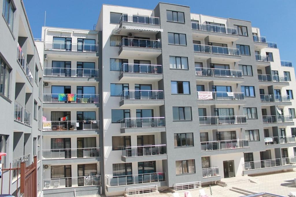 Dilov Apartments In Yalta Goldstrand Exterior foto